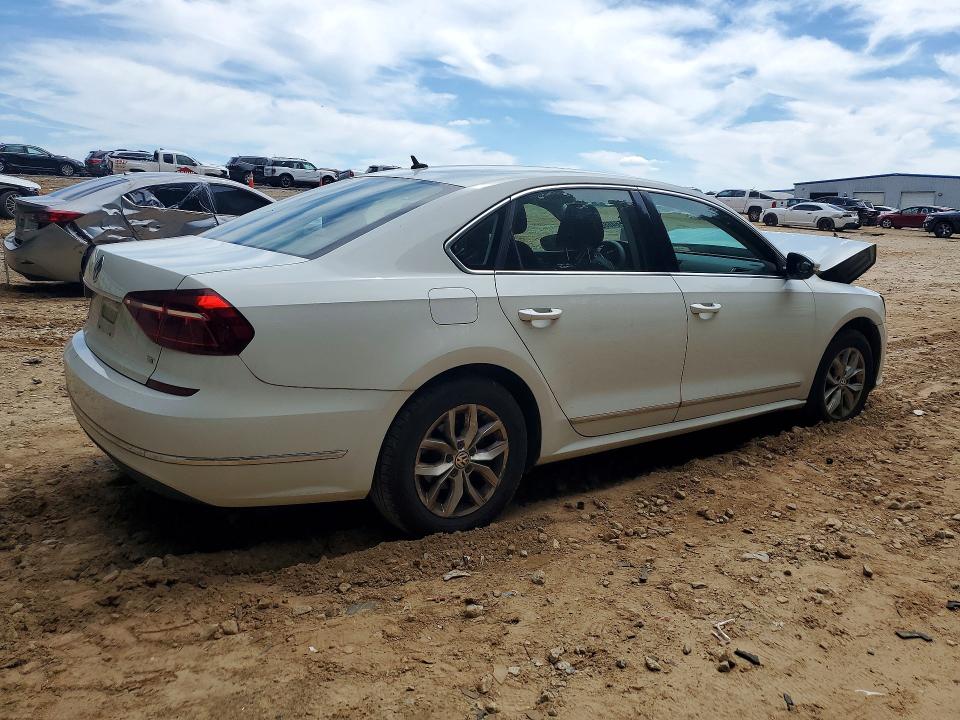 56468806 :رقم المزاد ، 1VWAT7A35HC053149 vin ، 2017 Volkswagen Passat مزاد بيع