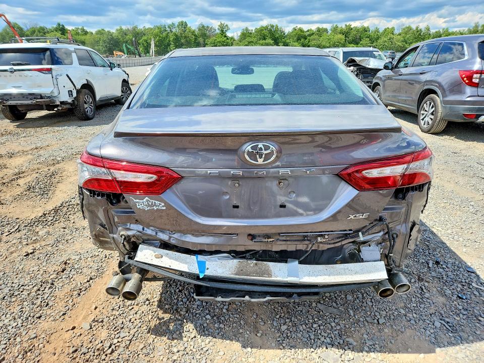 2018 Toyota Camry მანქანა იყიდება აუქციონზე, vin: 4T1B61HK9JU135244, აუქციონის ნომერი: 57814456