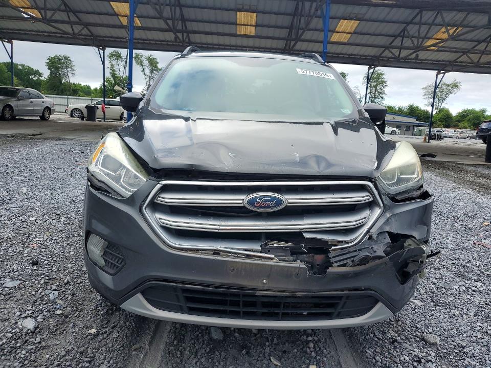 57770516 :رقم المزاد ، 1FMCU0GD1HUB02160 vin ، 2017 Ford Escape مزاد بيع
