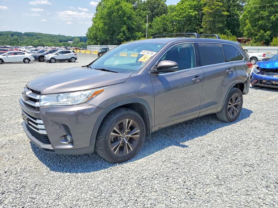 2017 Toyota Highlander მანქანა იყიდება აუქციონზე, vin: 5TDBZRFH2HS378555, აუქციონის ნომერი: 58716216
