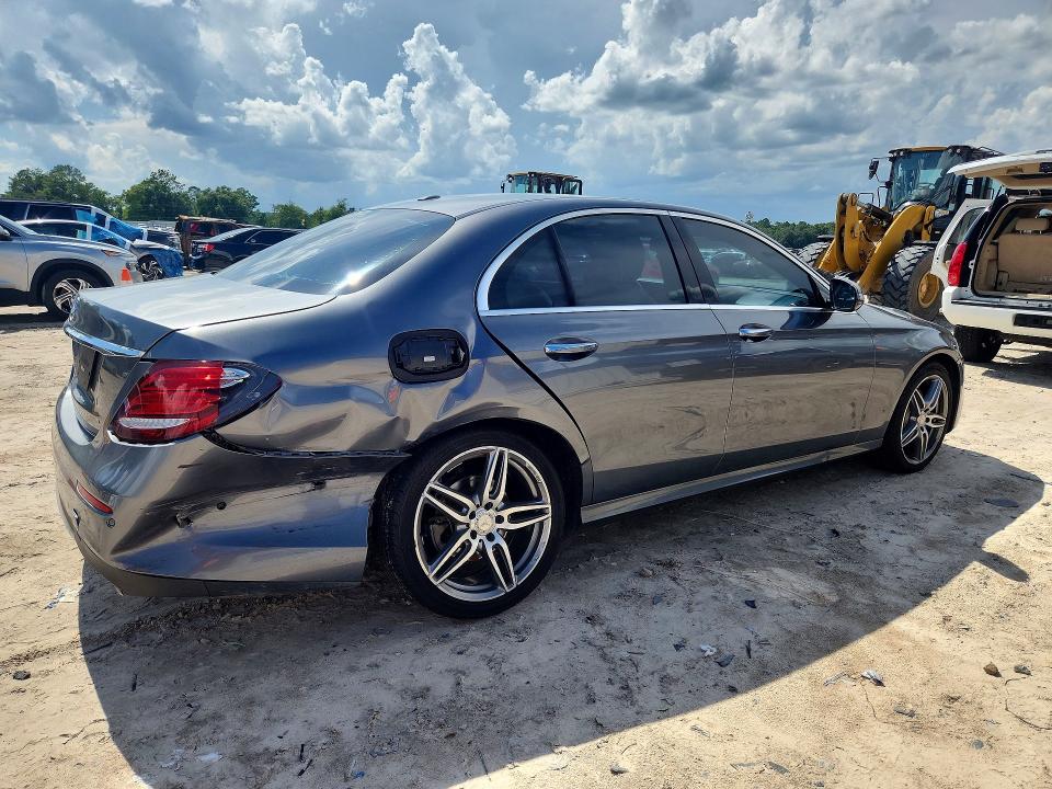 58406306 :رقم المزاد ، WDDZF4JB4HA078497 vin ، 2017 Mercedes-benz E مزاد بيع