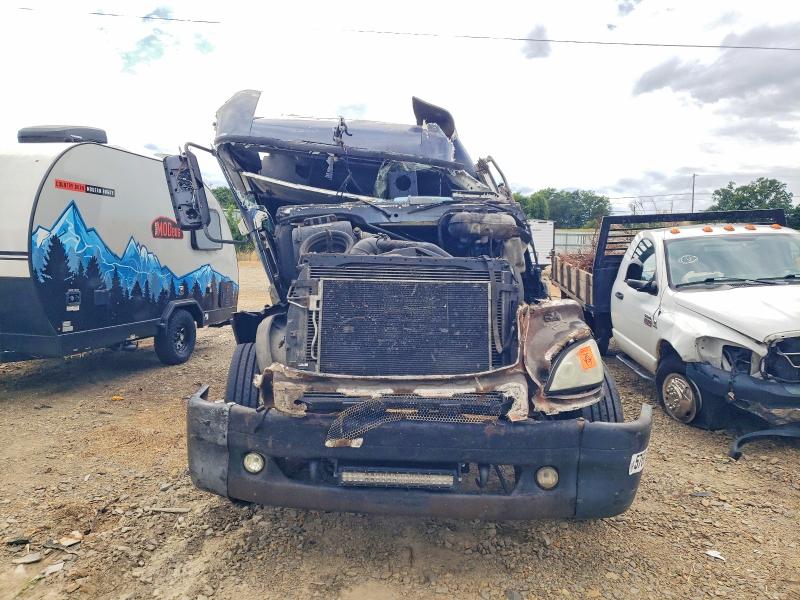 57681646 :رقم المزاد ، 1FUJA6CG12LK25163 vin ، 2002 Freightliner Columbia 1 مزاد بيع