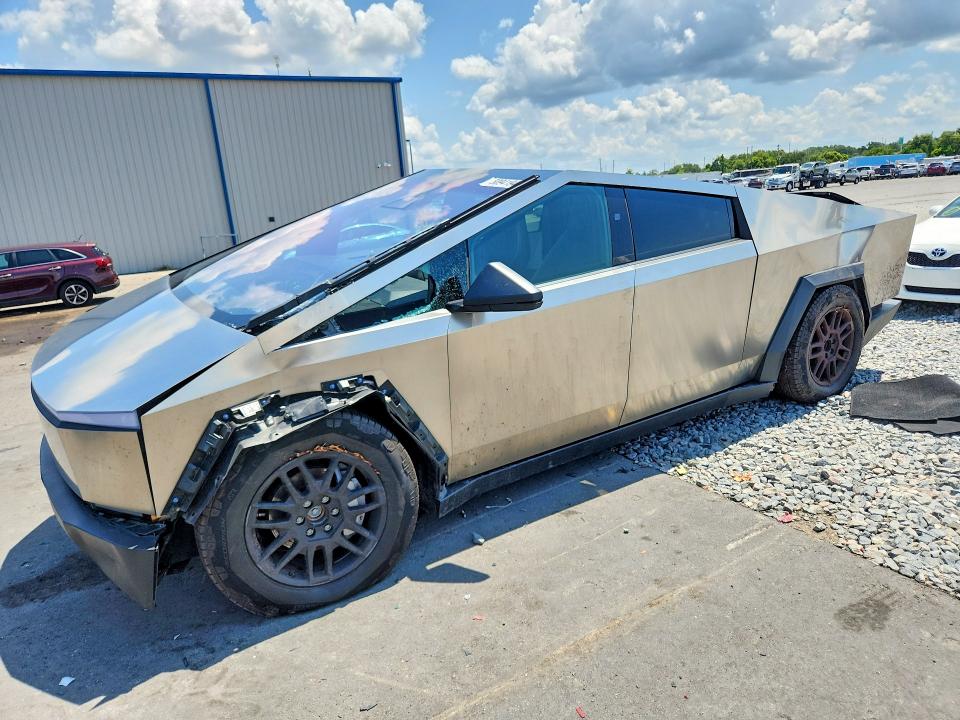 58941946 :رقم المزاد ، 7G2CEHED8SA080865 vin ، 2025 Tesla Cybertruck مزاد بيع