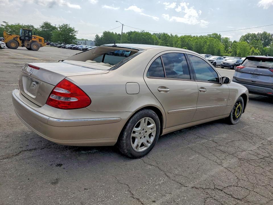 56067766 :رقم المزاد ، WDBUF65J63A110598 vin ، 2003 Mercedes-benz E مزاد بيع