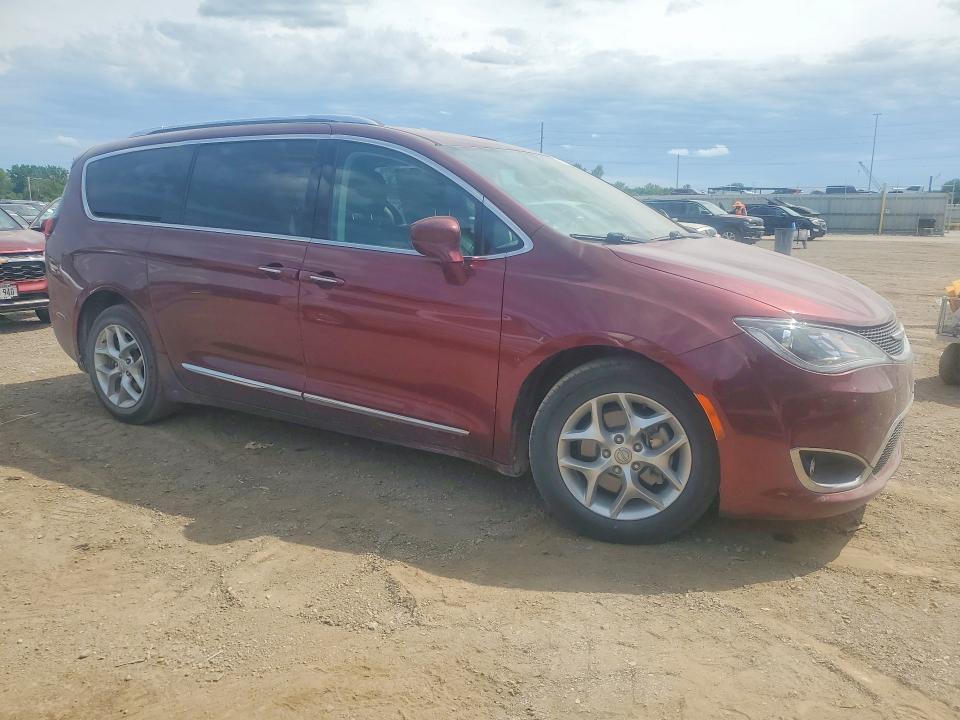 Продаж на аукціоні авто 2017 Chrysler Pacifica, vin: 2C4RC1EG1HR584582, номер лоту: 58701816