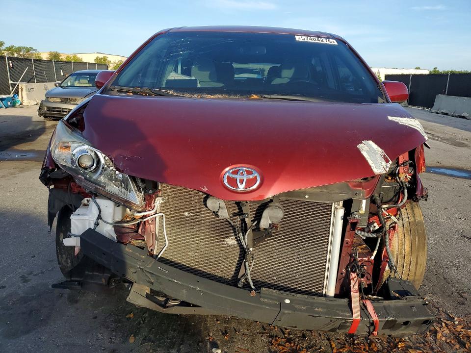 Продаж на аукціоні авто 2015 Toyota Sienna, vin: 5TDKK3DC7FS644982, номер лоту: 57404276