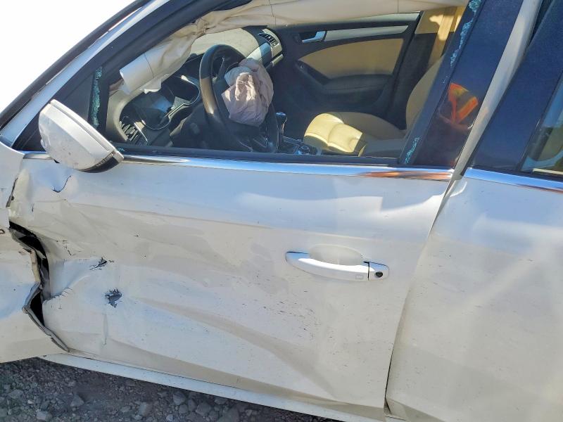 56893156 :رقم المزاد ، WAUHFAFL3EN016676 vin ، 2014 Audi A4 مزاد بيع