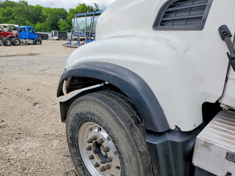 2006 Mack Cv713 მანქანა იყიდება აუქციონზე, vin: 1M2AG11C86M024218, აუქციონის ნომერი: 55319436