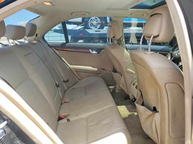 2010 Mercedes-benz C მანქანა იყიდება აუქციონზე, vin: WDDGF8BB7AR126885, აუქციონის ნომერი: 55643316