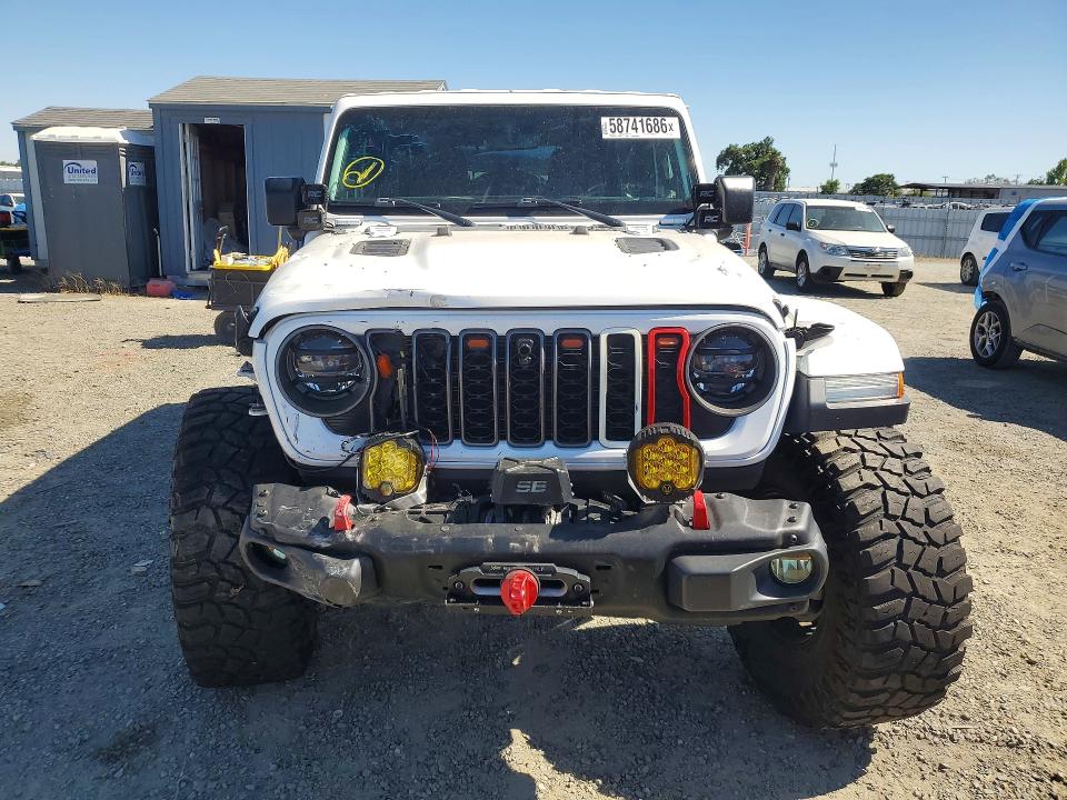 58741686 :رقم المزاد ، 1C4HJXFG3JW258394 vin ، 2018 Jeep Wrangler Unlimited مزاد بيع