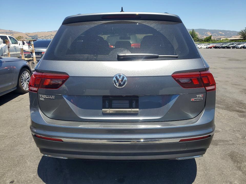 57746126 :رقم المزاد ، 3VV2B7AX8JM131331 vin ، 2018 Volkswagen Tiguan مزاد بيع
