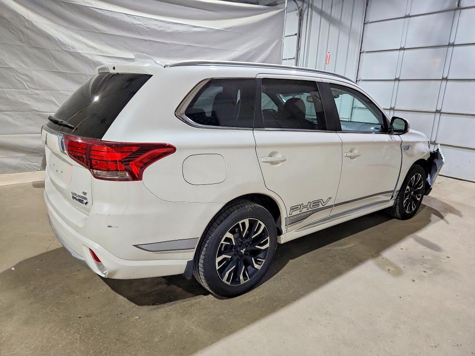 55894106 :رقم المزاد ، JA4J24A59JZ032114 vin ، 2018 Mitsubishi Outlander مزاد بيع