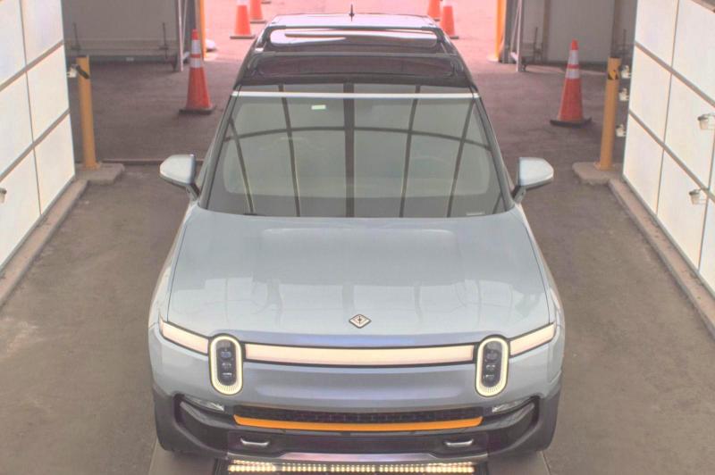 2023 Rivian R1s მანქანა იყიდება აუქციონზე, vin: 7PDSGABA4PN019950, აუქციონის ნომერი: 57083326
