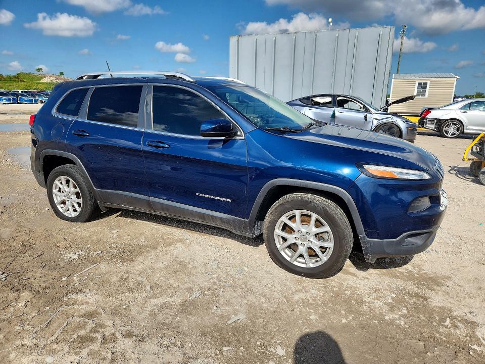 85791885 :رقم المزاد ، 1C4PJLCB4JD551682 vin ، 2018 Jeep Cherokee مزاد بيع