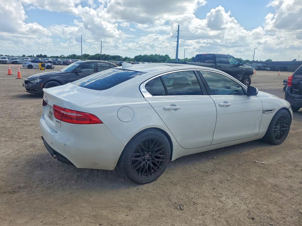 Продаж на аукціоні авто 2017 Jaguar Xe, vin: SAJAE4BG0HA960627, номер лоту: 57160476