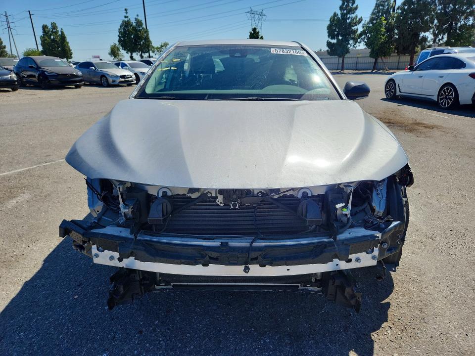 Продажа на аукционе авто 2022 Toyota Camry, vin: 4T1G11BK3NU062178, номер лота: 57832166