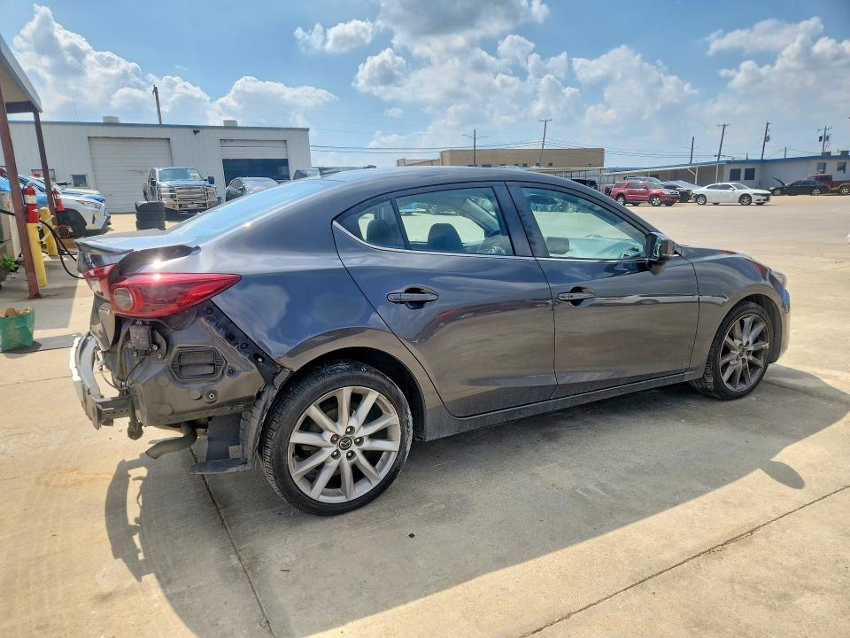 57368816 :رقم المزاد ، JM1BN1W30H1100879 vin ، 2017 Mazda 3 مزاد بيع