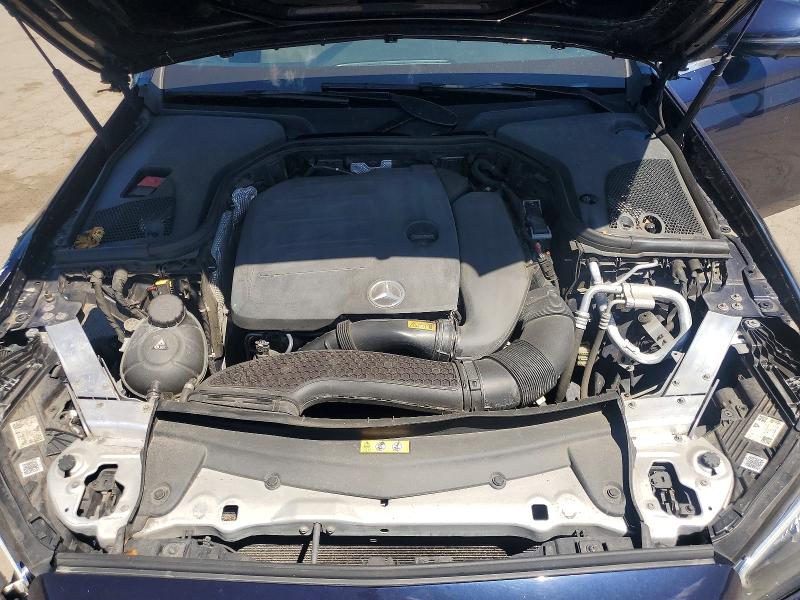 56590126 :رقم المزاد ، W1KZF8EB5MA975906 vin ، 2021 Mercedes-benz E مزاد بيع