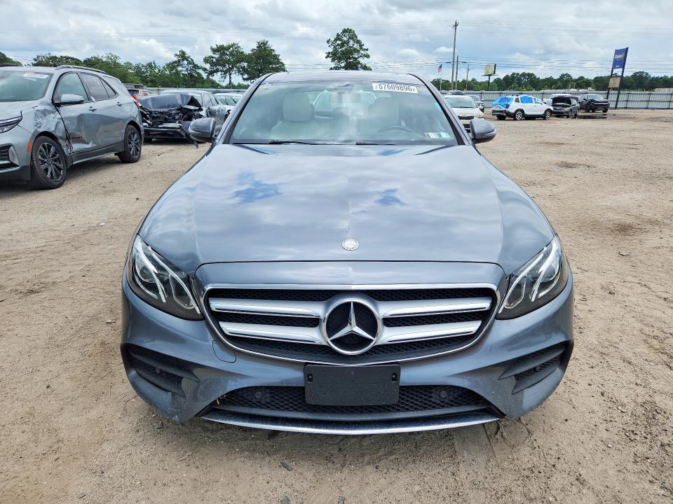 57609896 :رقم المزاد ، WDDZF4KB6HA106072 vin ، 2017 Mercedes-benz E مزاد بيع
