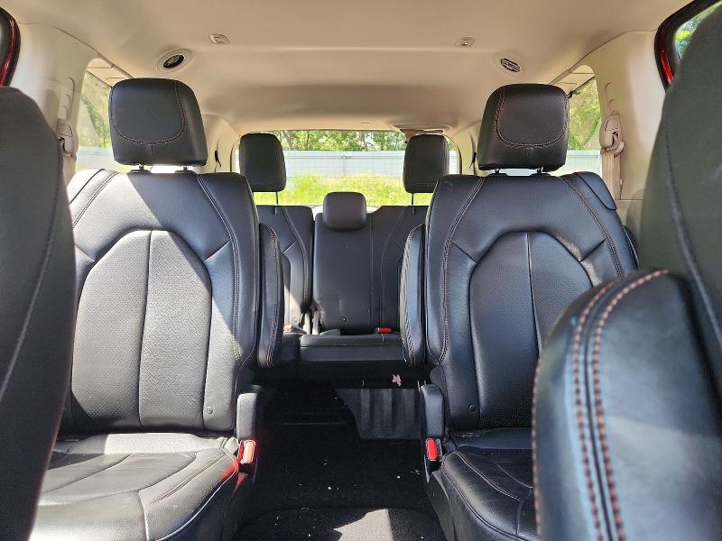 58393066 :رقم المزاد ، 2C4RC1BG7JR233556 vin ، 2018 Chrysler Pacifica مزاد بيع