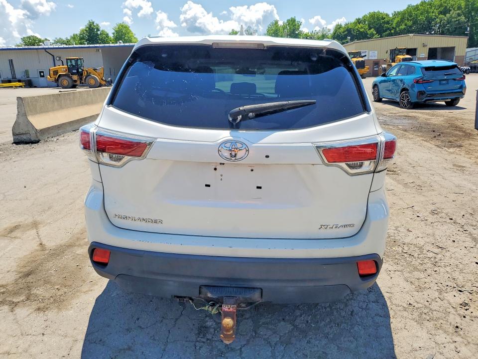 2015 Toyota Highlander მანქანა იყიდება აუქციონზე, vin: 5TDJKRFHXFS079344, აუქციონის ნომერი: 58848456