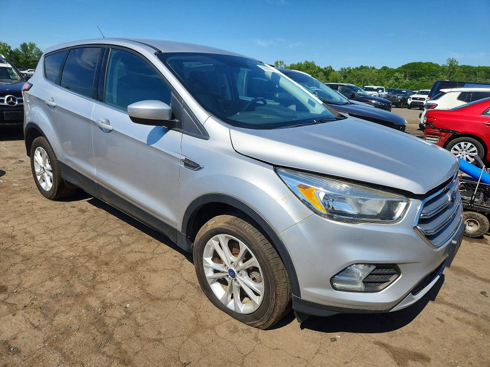 2017 Ford Escape მანქანა იყიდება აუქციონზე, vin: 1FMCU9GD9HUD95598, აუქციონის ნომერი: 56581806