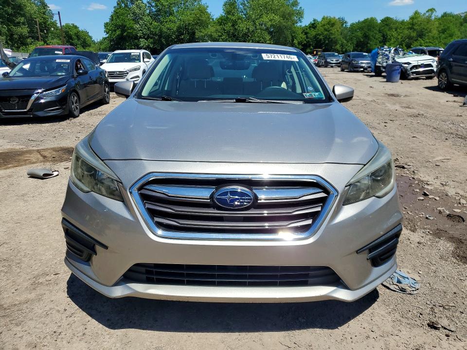 57211746 :رقم المزاد ، 4S3BNAF64K3008003 vin ، 2019 Subaru Legacy مزاد بيع