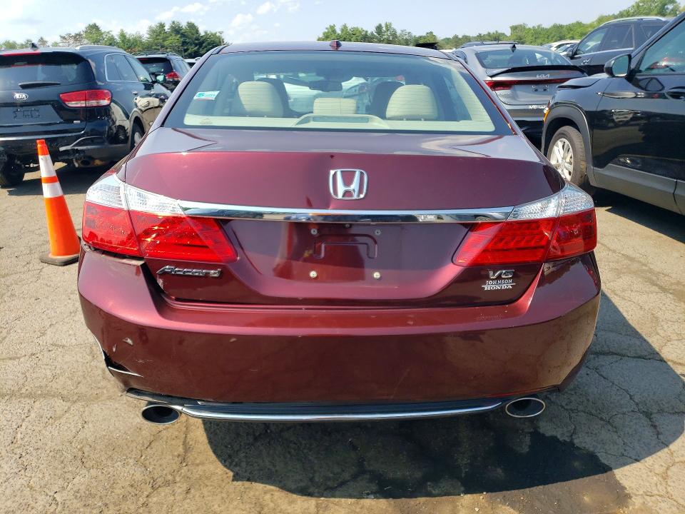 57861556 :رقم المزاد ، 1HGCR3F8XFA037482 vin ، 2015 Honda Accord مزاد بيع