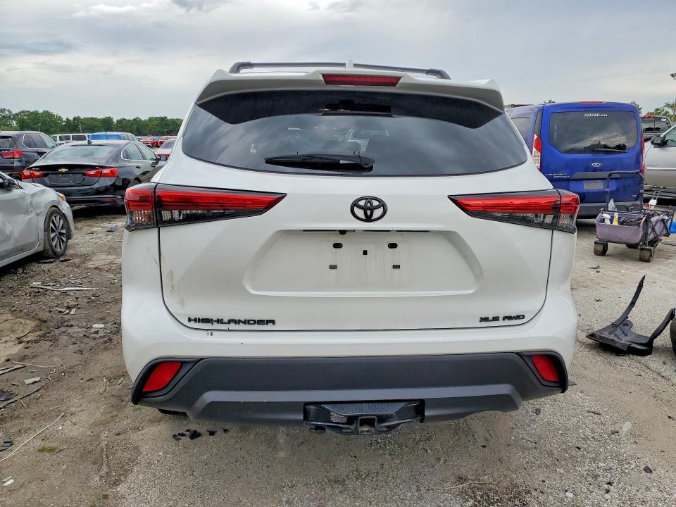 58531646 :رقم المزاد ، 5TDGZRBH7NS248679 vin ، 2022 Toyota Highlander مزاد بيع