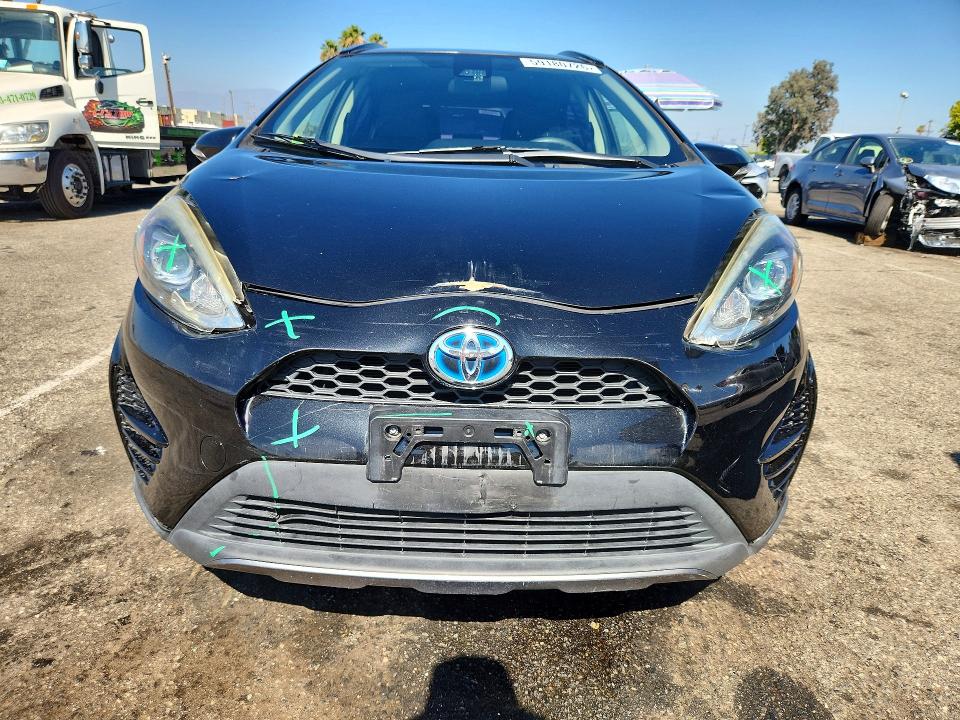 59180726 :رقم المزاد ، JTDKDTB34J1611182 vin ، 2018 Toyota Prius C مزاد بيع