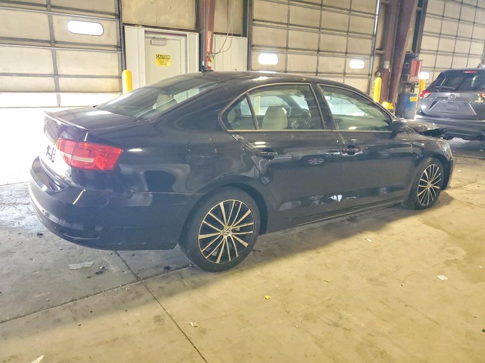 55893796 :رقم المزاد ، 3VWB17AJ0FM341049 vin ، 2015 Volkswagen Jetta مزاد بيع
