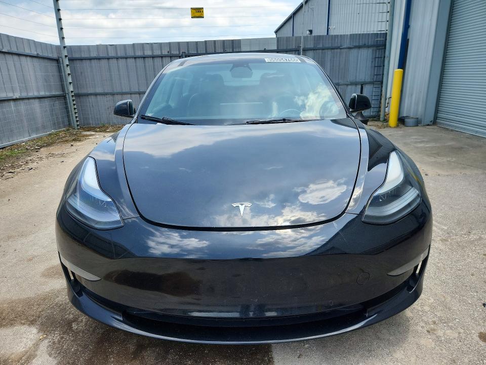 56054766 :رقم المزاد ، 5YJ3E1EAXNF370936 vin ، 2022 Tesla Model 3 مزاد بيع