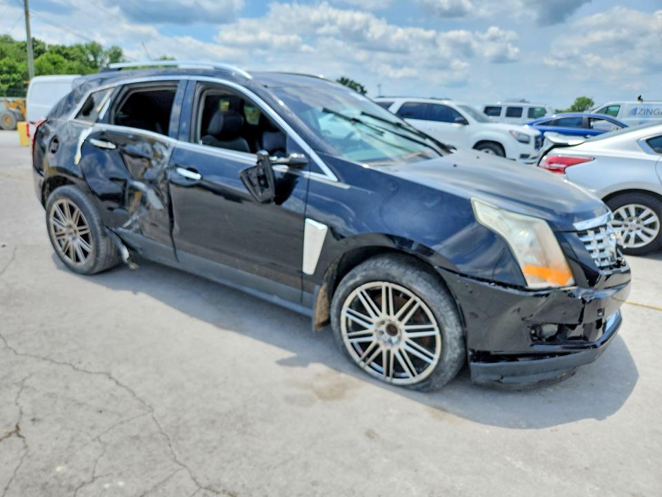 58323616 :رقم المزاد ، 3GYFNCE34FS571888 vin ، 2015 Cadillac Srx مزاد بيع