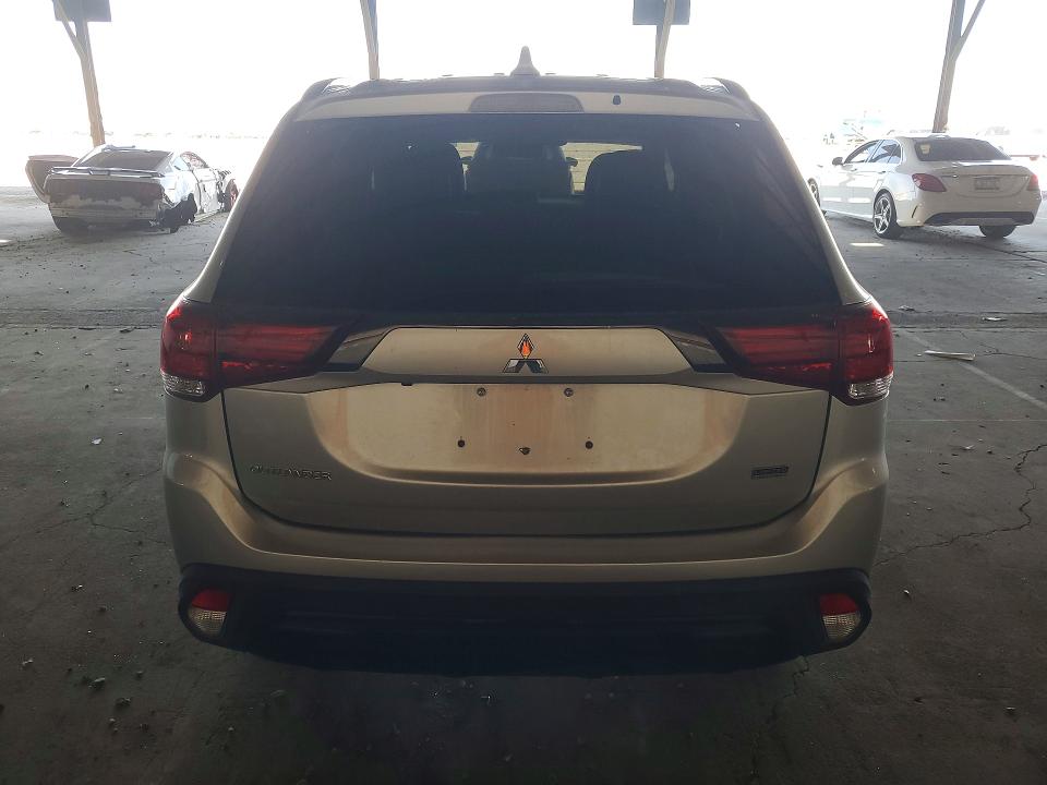57852836 :رقم المزاد ، JA4AD3A37LZ036331 vin ، 2020 Mitsubishi Outlander مزاد بيع