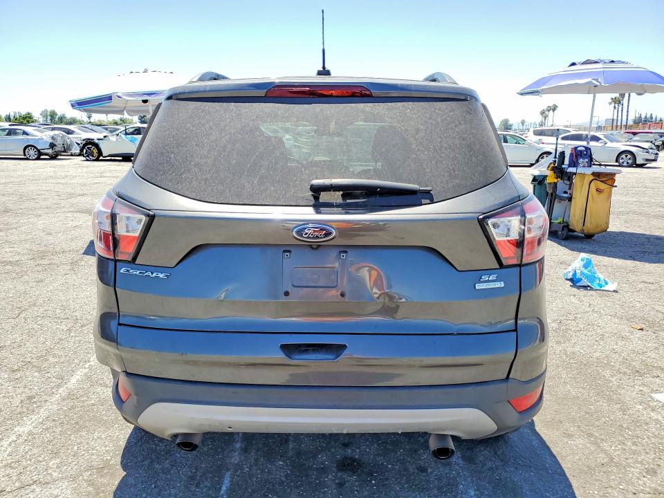 Продаж на аукціоні авто 2018 Ford Escape, vin: 1FMCU0GD7JUB25903, номер лоту: 57382786