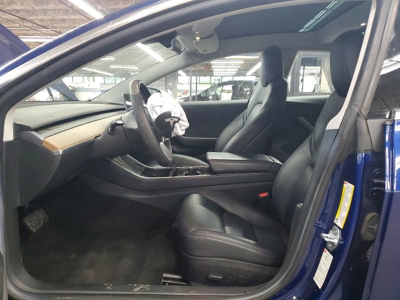 56090916 :رقم المزاد ، 5YJ3E1EA0JF008155 vin ، 2018 Tesla Model 3 مزاد بيع