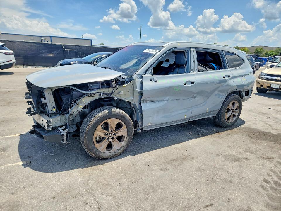 59102076 :رقم المزاد ، 5TDABRCHXNS544725 vin ، 2022 Toyota Highlander Hybrid مزاد بيع