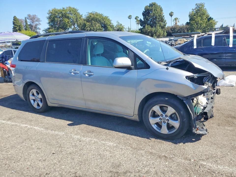 2012 Toyota Sienna მანქანა იყიდება აუქციონზე, vin: 5TDKK3DC4CS261013, აუქციონის ნომერი: 55780686