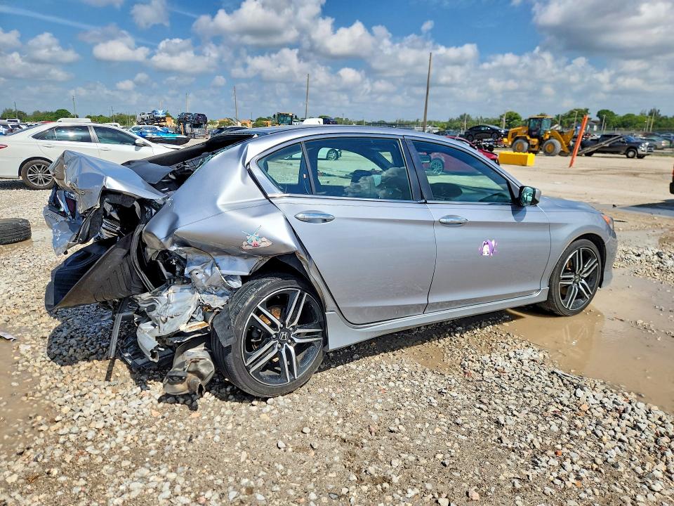 2017 Honda Accord მანქანა იყიდება აუქციონზე, vin: 1HGCR2F59HA278372, აუქციონის ნომერი: 57607316
