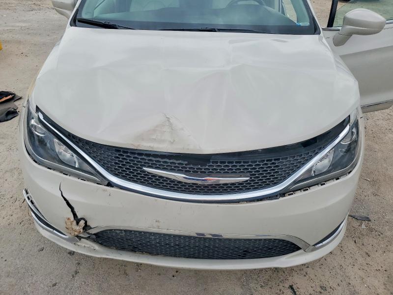 57682486 :رقم المزاد ، 2C4RC1BGXHR613792 vin ، 2017 Chrysler Pacifica مزاد بيع