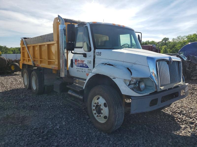 55494116 :رقم المزاد ، 1HTWGAAR54J084618 vin ، 2004 International 7400 مزاد بيع
