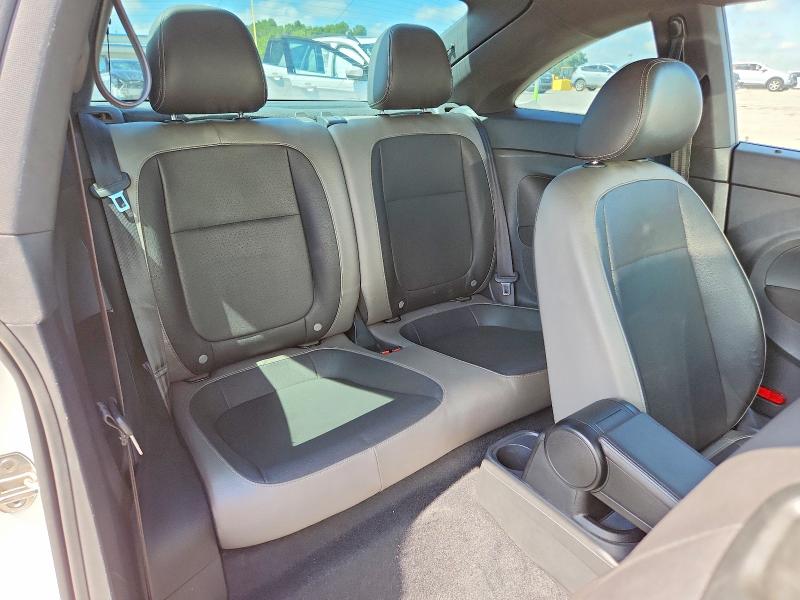 Продажа на аукционе авто 2015 Volkswagen Beetle, vin: 3VWF17AT1FM651567, номер лота: 57840626