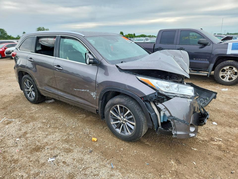 2018 Toyota Highlander მანქანა იყიდება აუქციონზე, vin: 5TDJZRFHXJS854925, აუქციონის ნომერი: 58584256