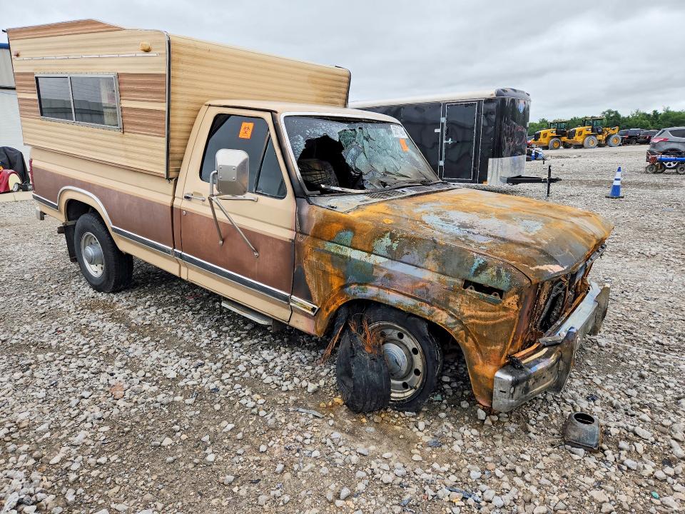 58011486 :رقم المزاد ، 1FTHF25L9FKA94554 vin ، 1985 Ford F250 مزاد بيع