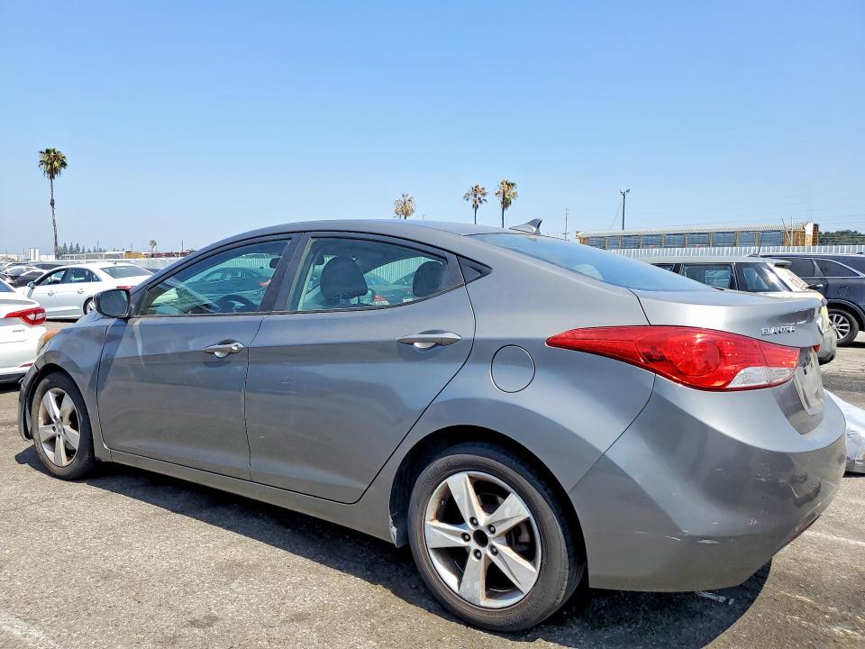 2013 Hyundai Elantra მანქანა იყიდება აუქციონზე, vin: 5NPDH4AE5DH364841, აუქციონის ნომერი: 56469736