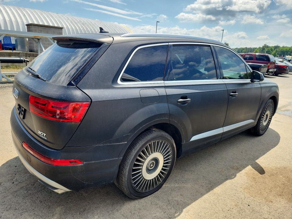 Продаж на аукціоні авто 2017 Audi Q7, vin: WA1LAAF72HD040325, номер лоту: 57313906