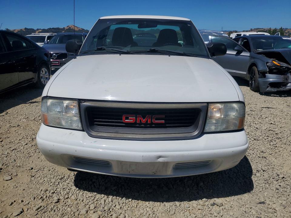 56632746 :رقم المزاد ، 1GTCS14HX38215727 vin ، 2003 Gmc Sonoma مزاد بيع