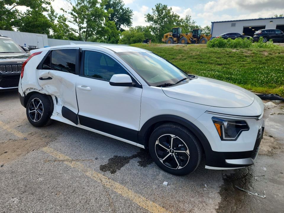 58593496 :رقم المزاد ، KNDCP3LE0T5329175 vin ، 2026 Kia Niro مزاد بيع