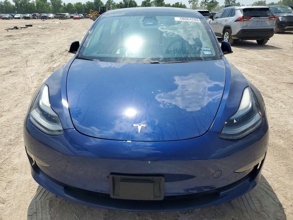 58064286 :رقم المزاد ، 5YJ3E1EA9MF989798 vin ، 2021 Tesla Model 3 مزاد بيع
