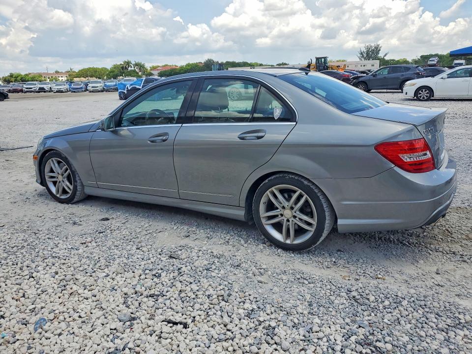 2013 Mercedes-benz C მანქანა იყიდება აუქციონზე, vin: WDDGF8AB6DA812274, აუქციონის ნომერი: 57634486